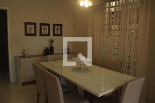 Sala de casa à venda com 3 quartos, 156m² em Jardim Consórcio, São Paulo