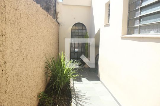Quintal de casa à venda com 3 quartos, 156m² em Jardim Consórcio, São Paulo