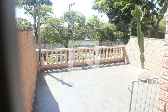 Sacada de casa à venda com 3 quartos, 156m² em Jardim Consórcio, São Paulo