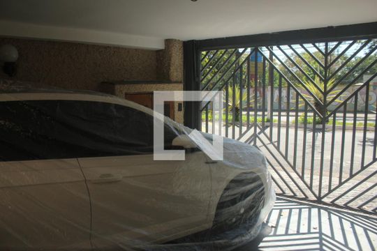 Garagem de casa à venda com 3 quartos, 156m² em Jardim Consórcio, São Paulo