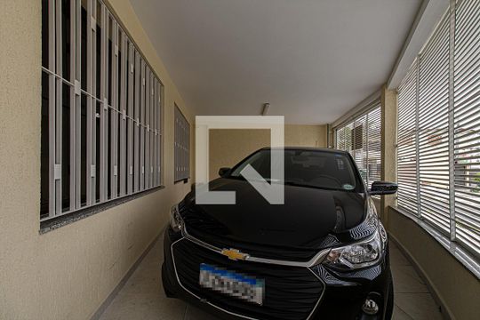 Garagem de casa à venda com 3 quartos, 220m² em Bosque da Saúde, São Paulo