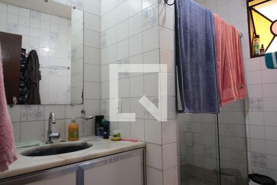 Banheiro da Suite de casa à venda com 4 quartos, 360m² em São João Batista (venda Nova), Belo Horizonte