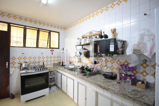 Cozinha de casa à venda com 4 quartos, 360m² em São João Batista (venda Nova), Belo Horizonte