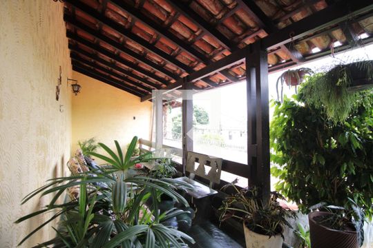 Varanda de casa à venda com 4 quartos, 360m² em São João Batista (venda Nova), Belo Horizonte