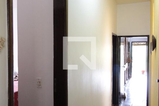 Corredor de casa à venda com 4 quartos, 360m² em São João Batista (venda Nova), Belo Horizonte
