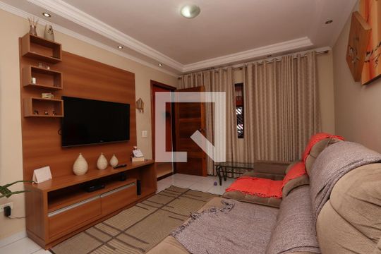 Casa para alugar com 5 quartos, 320m² em Jardim Santa Terezinha (zona Leste), São Paulo