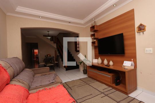 Sala de casa para alugar com 5 quartos, 320m² em Jardim Santa Terezinha (zona Leste), São Paulo