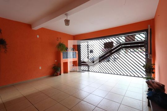 Garagem de casa para alugar com 5 quartos, 320m² em Jardim Santa Terezinha (zona Leste), São Paulo