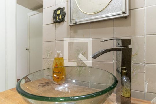 Banheiro de apartamento para alugar com 1 quarto, 80m² em Vila Buarque, São Paulo