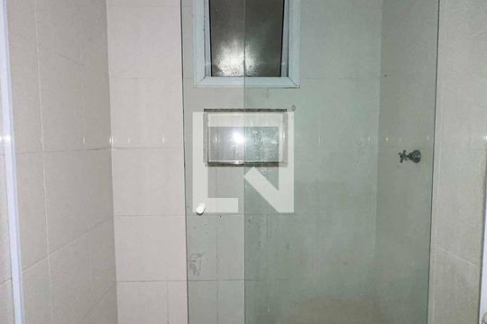 Banheiro de apartamento para alugar com 1 quarto, 40m² em Parada Inglesa, São Paulo