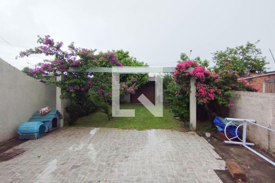 Quintal de casa para alugar com 2 quartos, 80m² em Santos Dumont, São Leopoldo