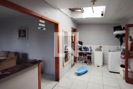 Detalhe da área de serviço de casa para alugar com 2 quartos, 80m² em Santos Dumont, São Leopoldo