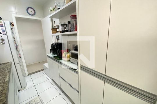 Cozinha de apartamento para alugar com 3 quartos, 84m² em Federação, Salvador