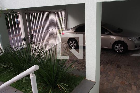 Garagem de casa à venda com 5 quartos, 300m² em Jardim Paulista I, Jundiaí