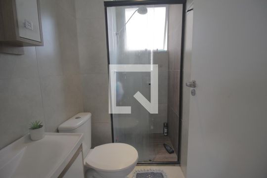 Banheiro de apartamento à venda com 2 quartos, 49m² em Rio Branco, Canoas