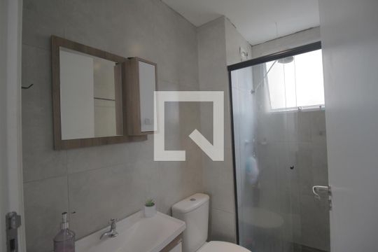 Banheiro de apartamento à venda com 2 quartos, 49m² em Rio Branco, Canoas