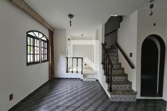 Sala de casa de condomínio à venda com 5 quartos, 300m² em Engenho Novo, Rio de Janeiro