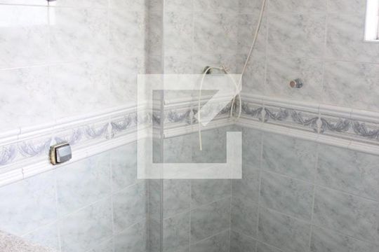 Banheiro de apartamento para alugar com 2 quartos, 90m² em Centro, São Vicente