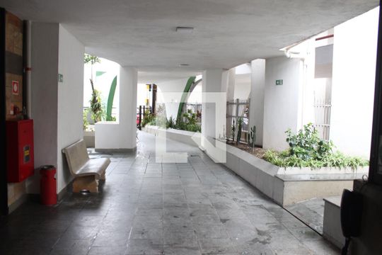 Hall de entrada de apartamento para alugar com 2 quartos, 90m² em Centro, São Vicente
