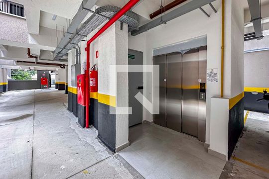Garagem de apartamento para alugar com 1 quarto, 41m² em Vila Valparaíso, Santo André