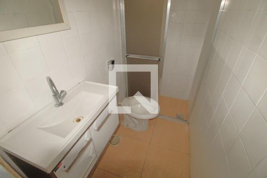 Banheiro de apartamento para alugar com 2 quartos, 50m² em Piedade, Rio de Janeiro