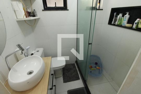 Banheiro de apartamento à venda com 3 quartos, 60m² em Todos Os Santos, Rio de Janeiro