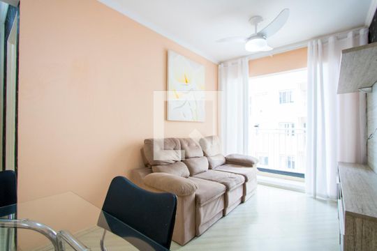 Sala de apartamento à venda com 2 quartos, 45m² em Vila Homero Thon, Santo André