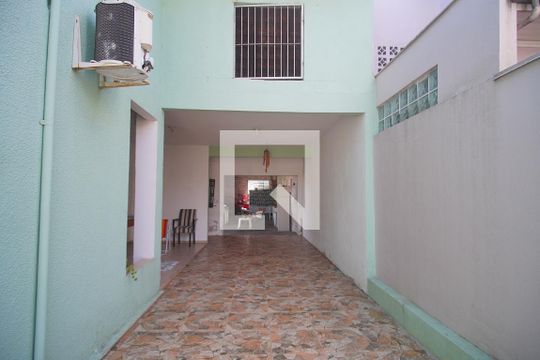 Garagem de casa à venda com 3 quartos, 240m² em Rio dos Sinos, São Leopoldo