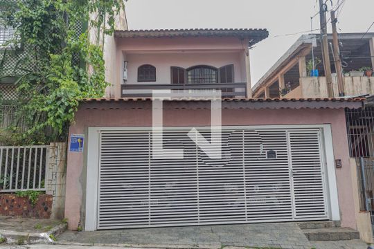 Fachada de casa à venda com 3 quartos, 128m² em Jardim Patente, São Paulo