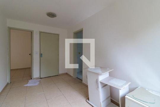 Sala de apartamento para alugar com 3 quartos, 60m² em Paraisópolis, São Paulo