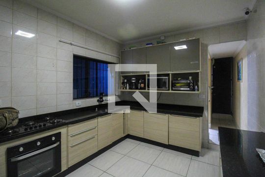 Cozinha de casa à venda com 3 quartos, 250m² em Vila Antonieta, São Paulo