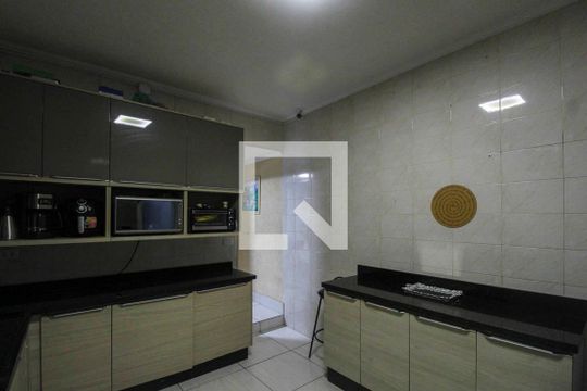 Cozinha de casa à venda com 3 quartos, 250m² em Vila Antonieta, São Paulo