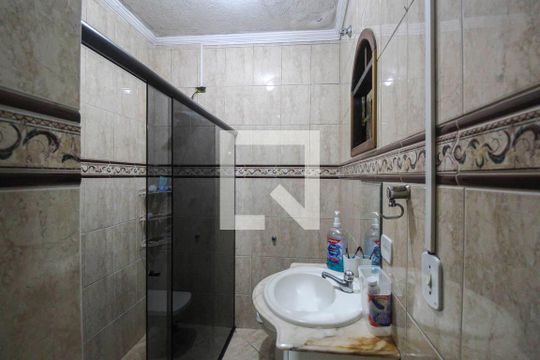 Banheiro Quarto 1 de casa à venda com 3 quartos, 250m² em Vila Antonieta, São Paulo