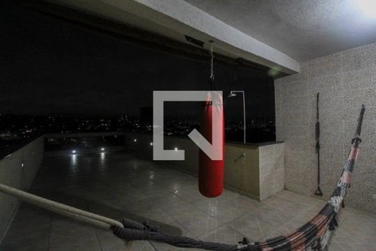 Área comum de casa à venda com 3 quartos, 250m² em Vila Antonieta, São Paulo