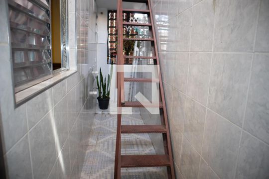 Corredor de casa para alugar com 3 quartos, 93m² em Vila Mazzei, São Paulo