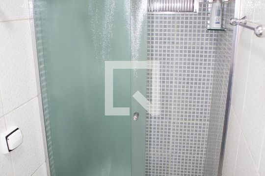 Banheiro social de casa para alugar com 3 quartos, 93m² em Vila Mazzei, São Paulo