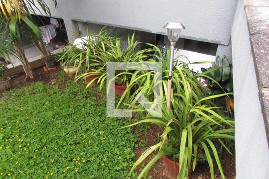 Área externa  de casa à venda com 4 quartos, 630m² em Rolinópolis, São Paulo