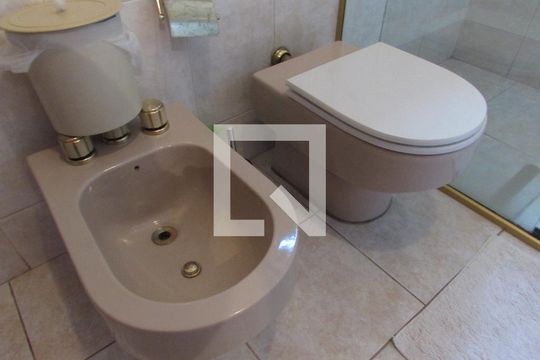 Banheiro de casa à venda com 4 quartos, 630m² em Rolinópolis, São Paulo