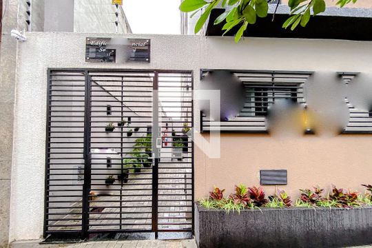 Fachada de kitnet/studio para alugar com 1 quarto, 45m² em Quarta Parada, São Paulo