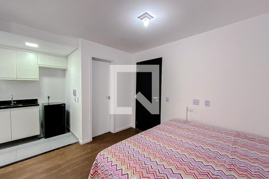 Sala/Quarto de kitnet/studio para alugar com 1 quarto, 45m² em Quarta Parada, São Paulo