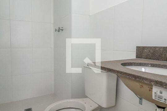 Banheiro de apartamento à venda com 2 quartos, 64m² em Farrapos, Porto Alegre