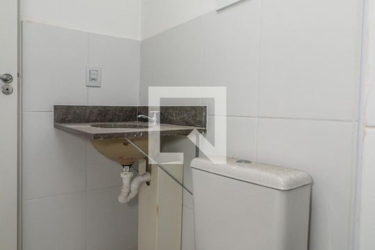 Banheiro da Suíte de apartamento à venda com 2 quartos, 65m² em Farrapos, Porto Alegre