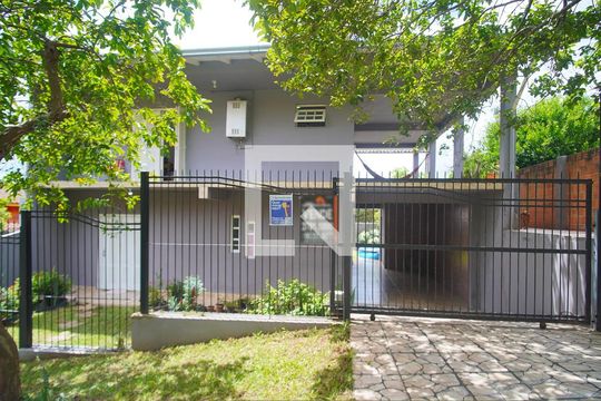 Fachada de casa à venda com 4 quartos, 200m² em Fazenda São Borja, São Leopoldo