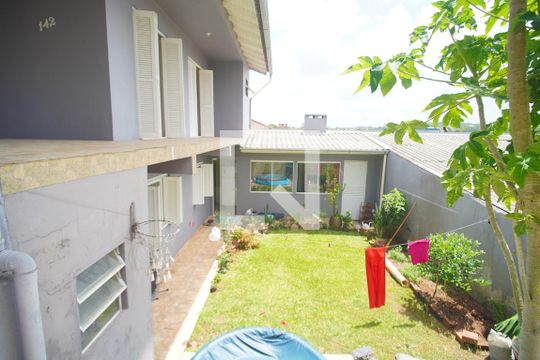 Quintal de casa à venda com 4 quartos, 200m² em Fazenda São Borja, São Leopoldo