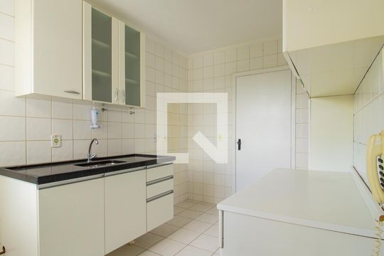 Cozinha de apartamento à venda com 2 quartos, 70m² em Parque Eloy Chaves, Jundiaí