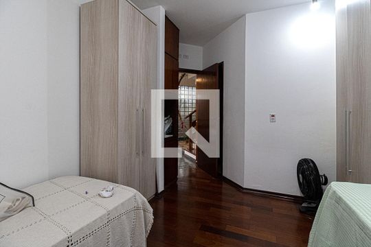 suíte de casa à venda com 4 quartos, 350m² em Jardim da Saúde, São Paulo
