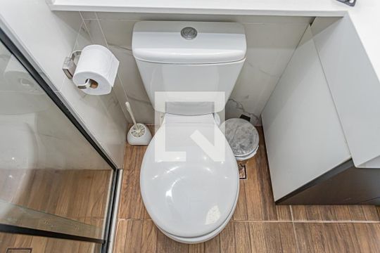 Banheiro de apartamento para alugar com 2 quartos, 42m² em Loteamento City Jaragua, São Paulo