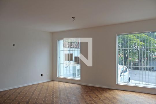 Casa para alugar com 4 quartos, 250m² em Vila Romana, São Paulo