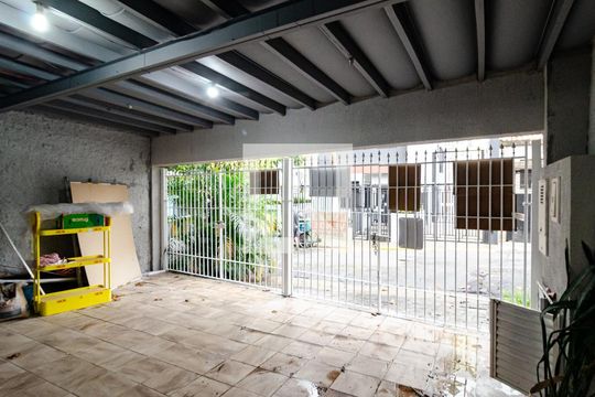 Garagem de casa à venda com 3 quartos, 112m² em Chácara Inglesa, São Paulo