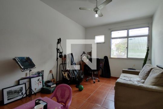 Sala de apartamento para alugar com 1 quarto, 45m² em Freguesia (jacarepaguá), Rio de Janeiro
